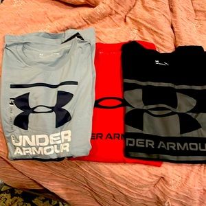 2 new without tags and 1 new with tag under armour t shirts